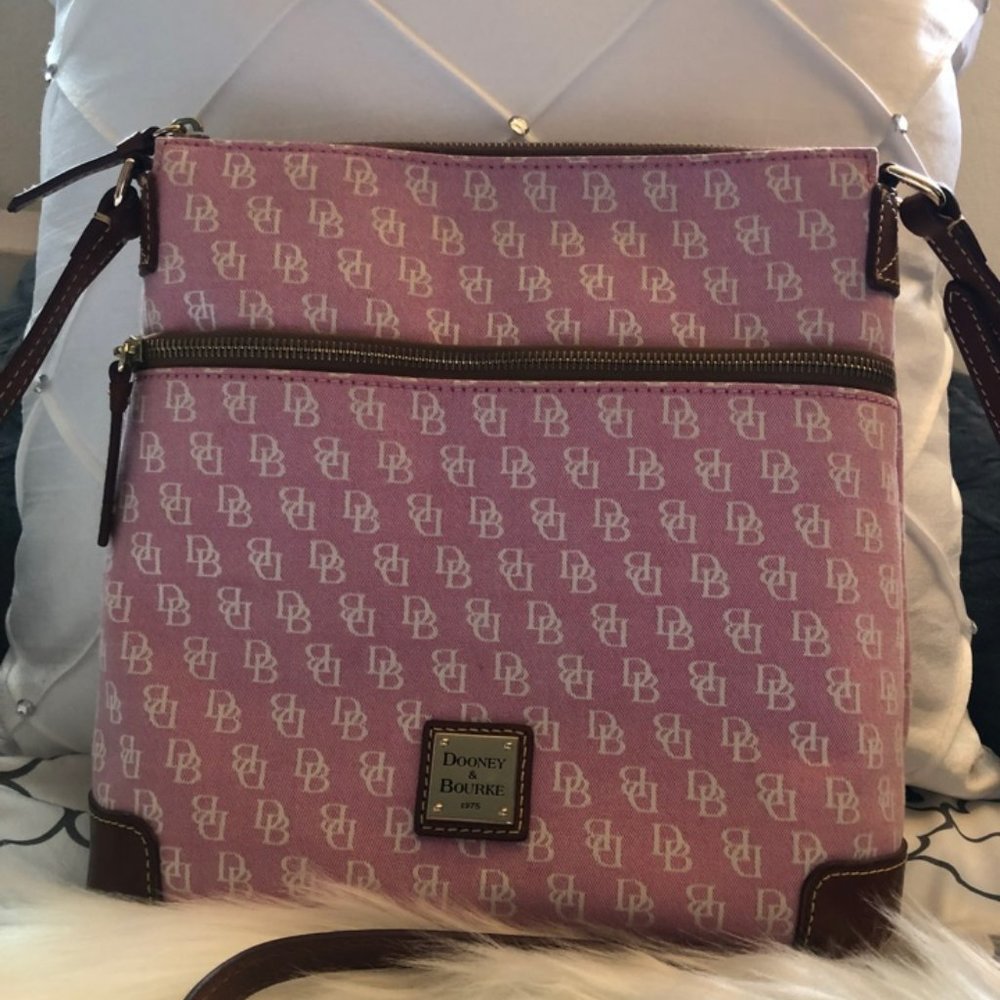 Dooney & Bourke Signature Cross Body purse